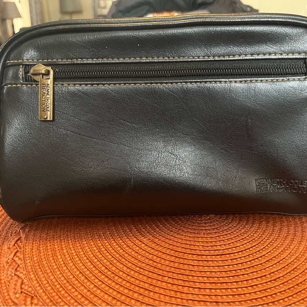 Kenneth Cole Reaction Dark Brown Leather Toiletry Bag